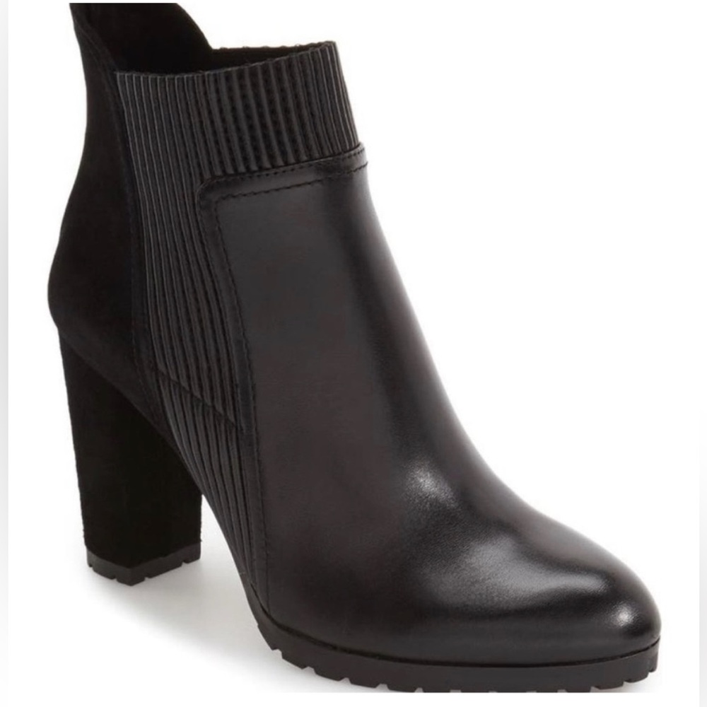 Donald J Pliner black heeled chelsea boot size 8.5